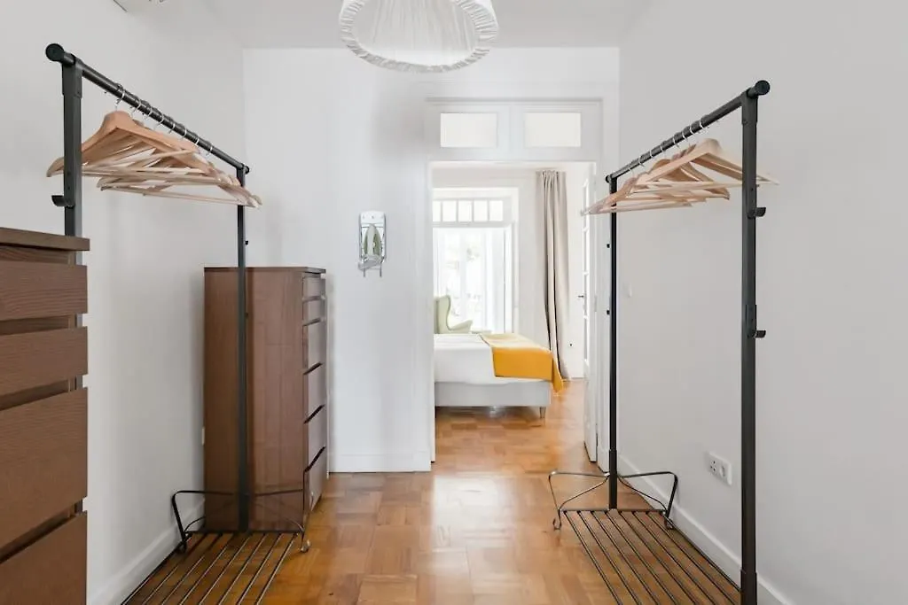 Garden Oasis Apartment With Patio 리스본