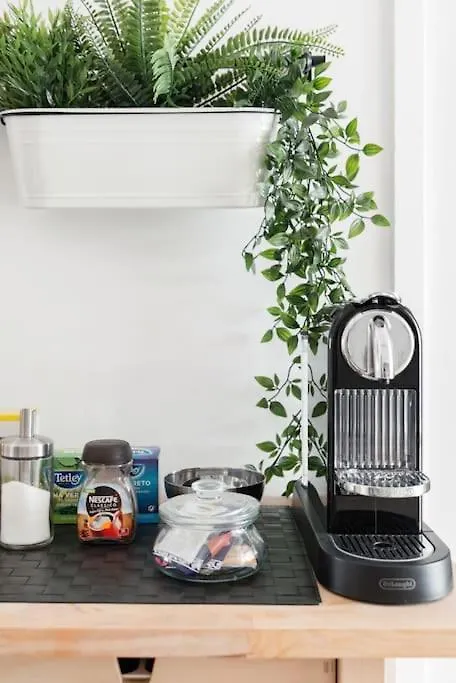 Garden Oasis Apartment With Patio 리스본