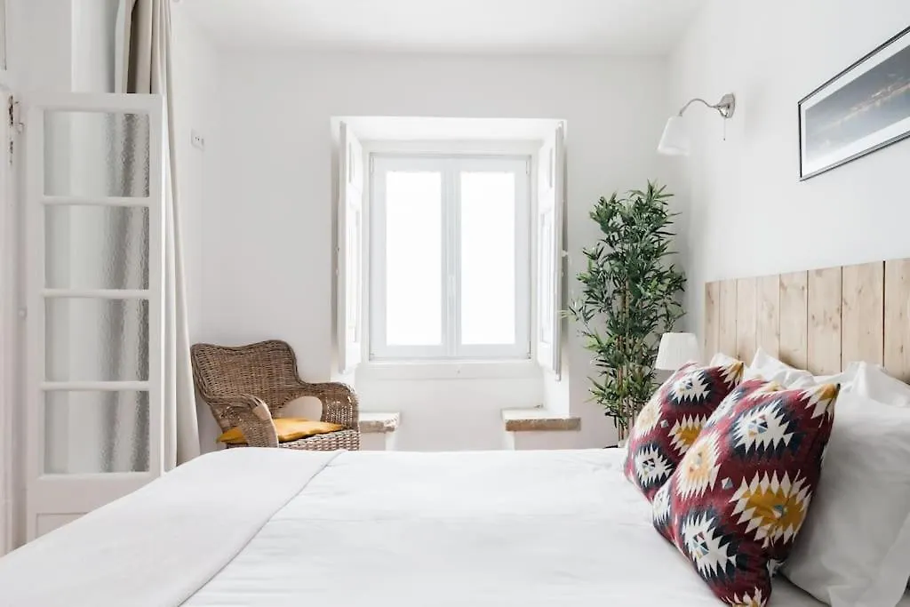 Garden Oasis Apartment With Patio 리스본