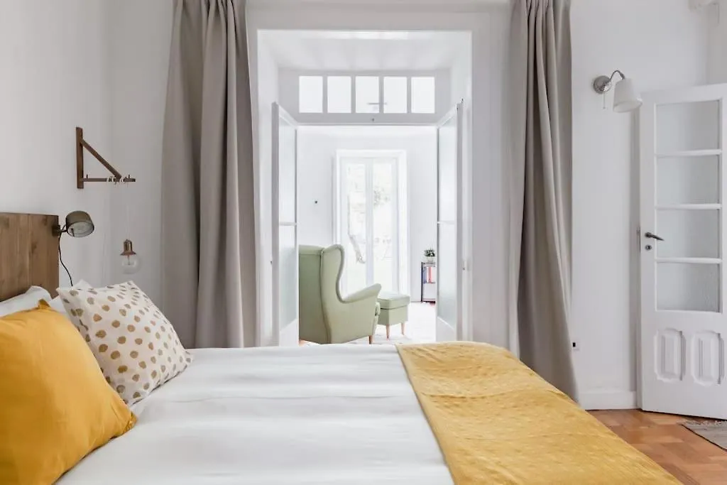 Garden Oasis Apartment With Patio 리스본